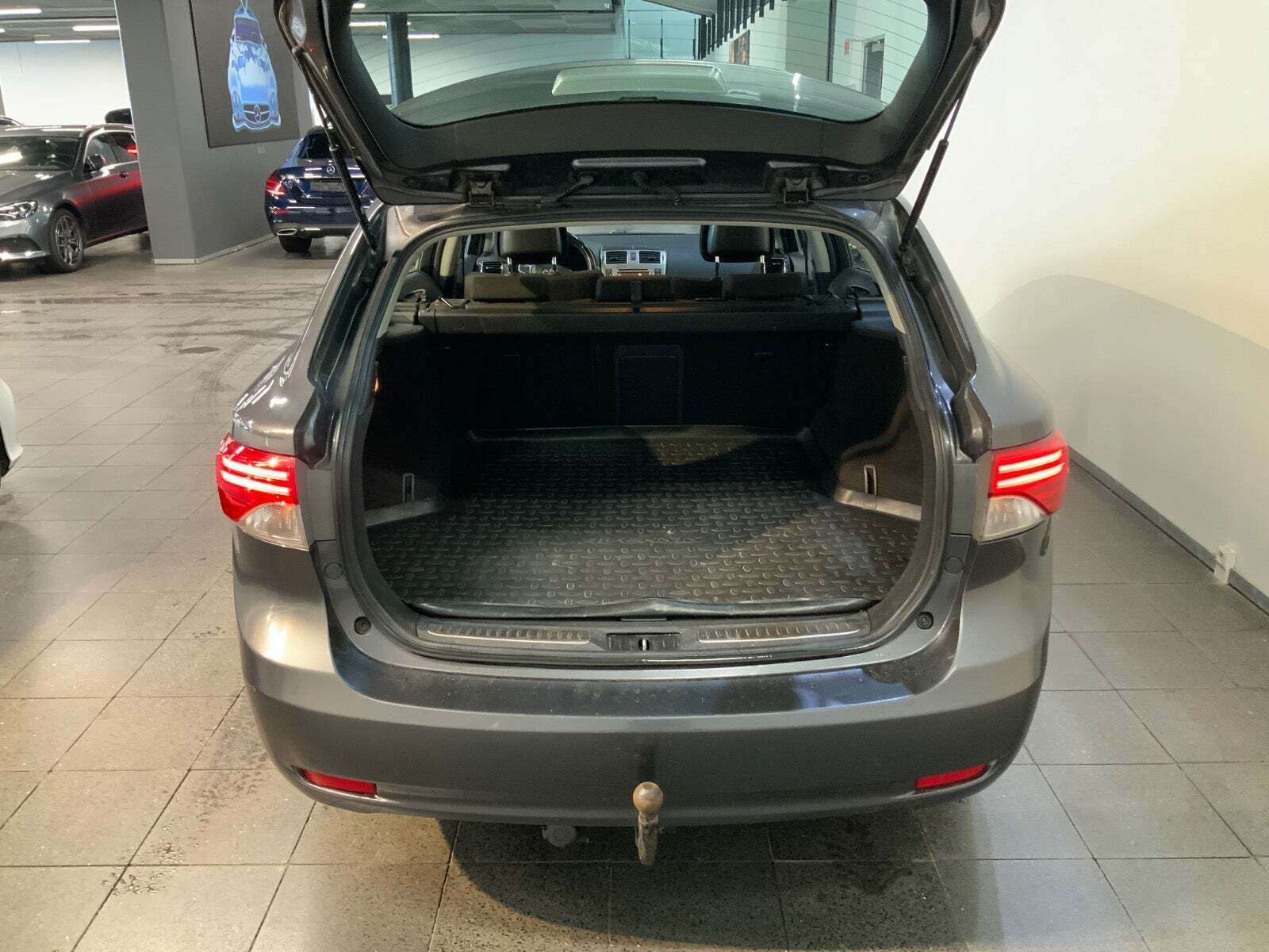 Toyota Avensis 2,0 D-4D T2 stc.