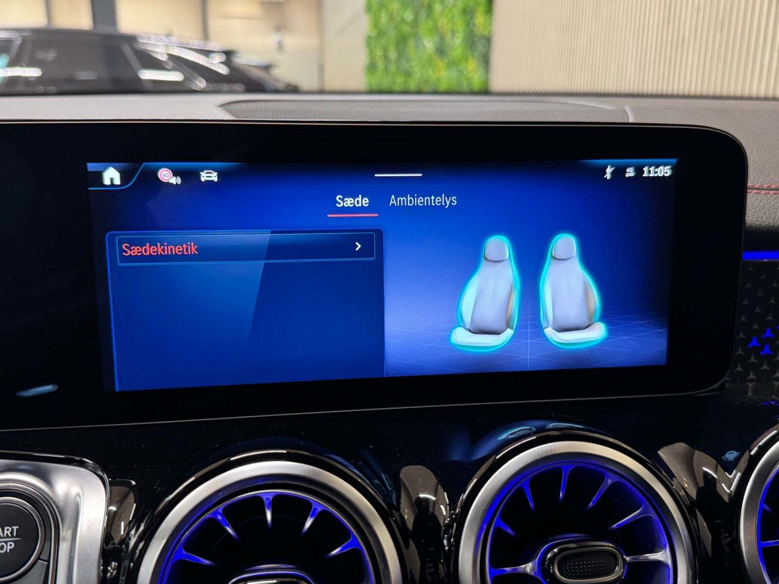 Grå Mercedes EQB250+ fra 2025