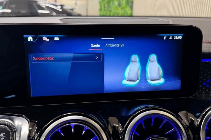 Grå Mercedes EQB250+ fra 2025