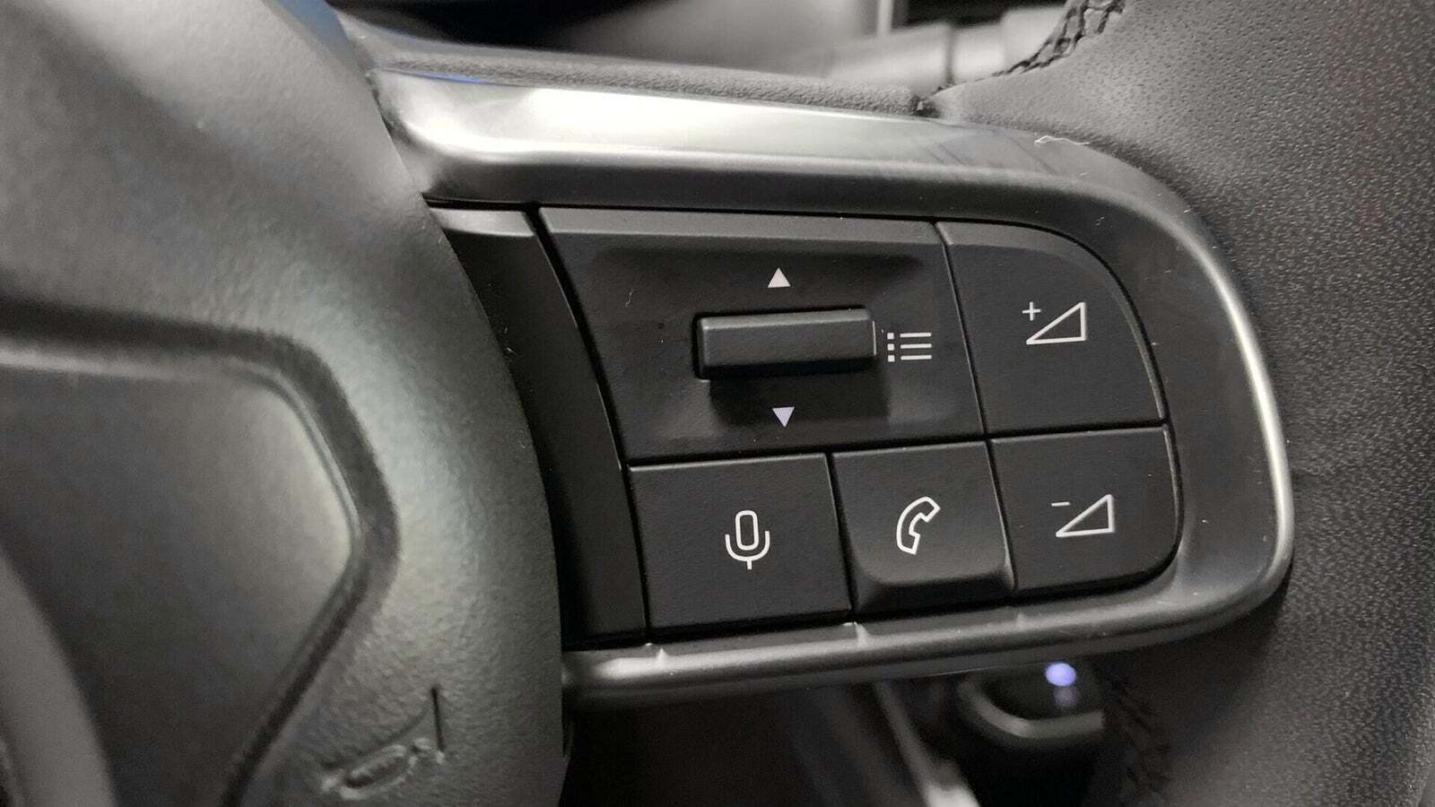 Rød Jeep Avenger fra 2023