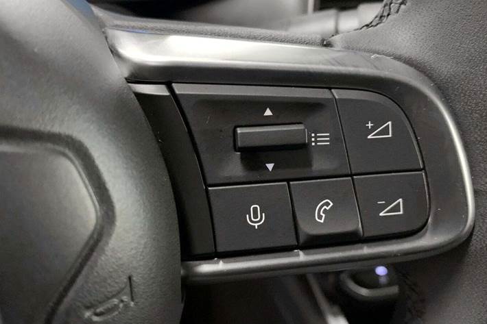 Rød Jeep Avenger fra 2023