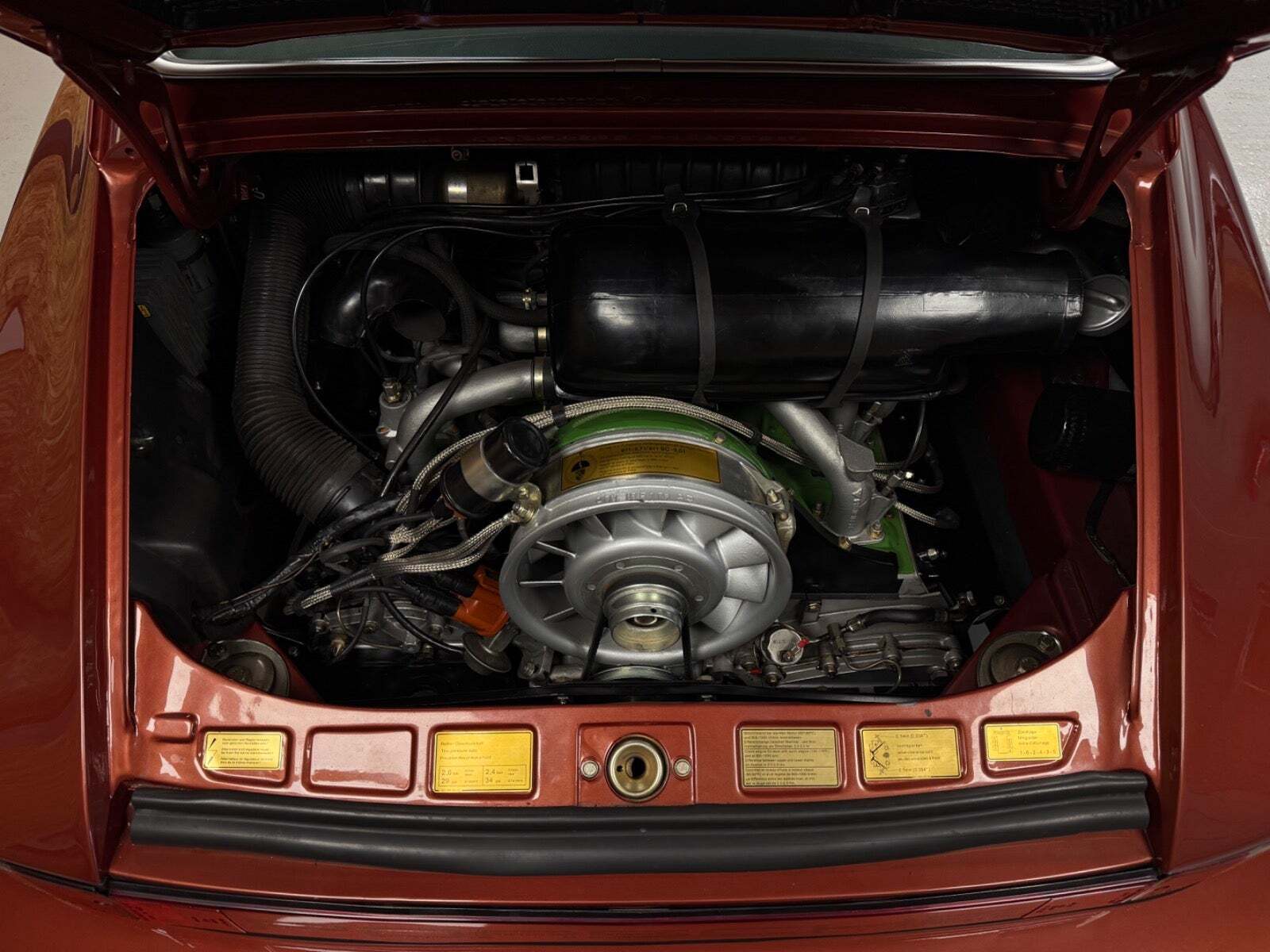 Brun Porsche 911 fra 1977