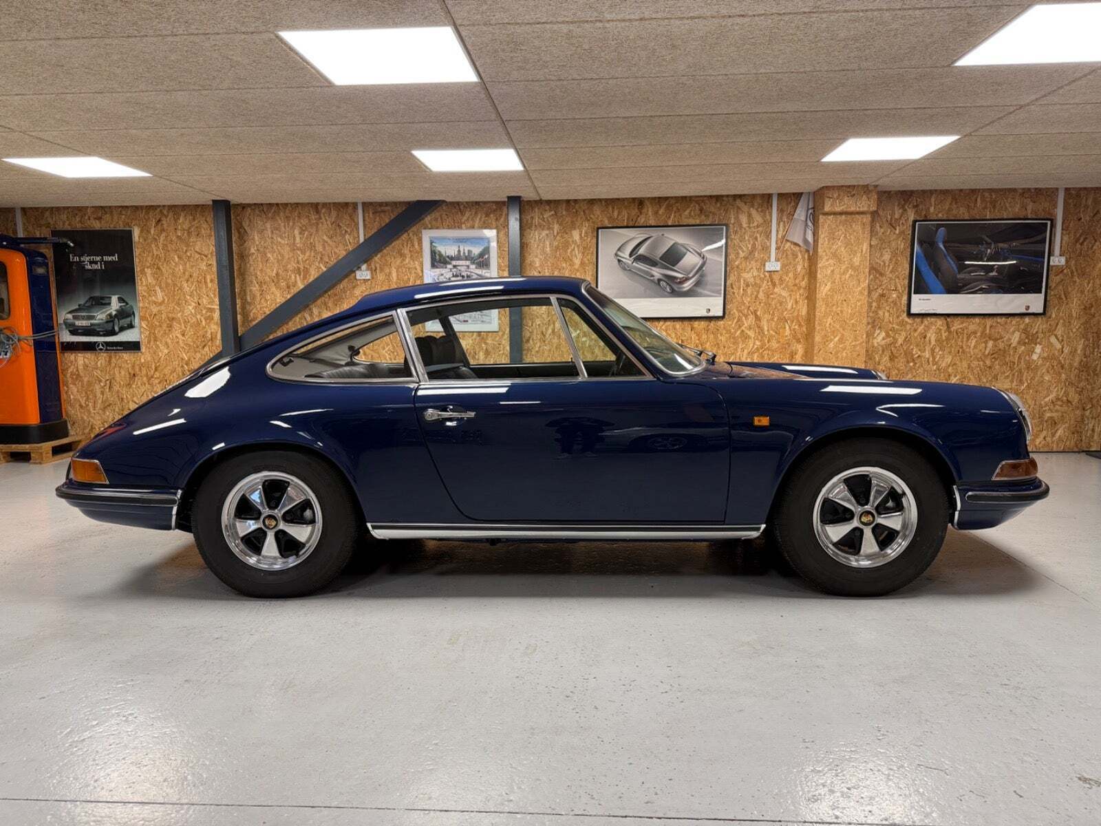 Blå Porsche 911 fra 1971