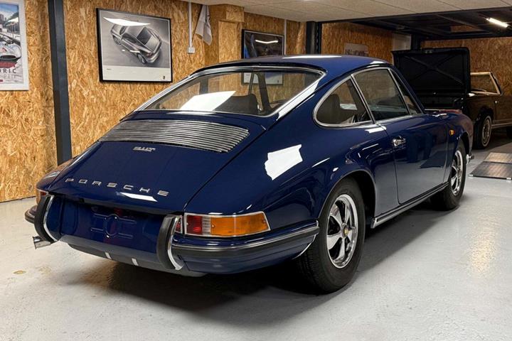 Blå Porsche 911 fra 1971