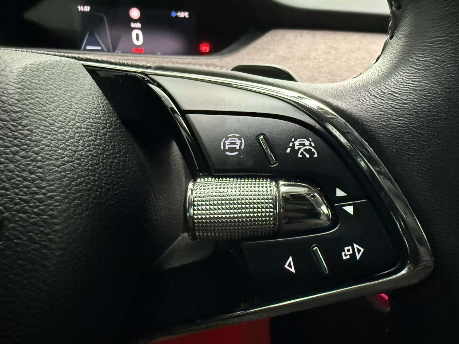 Blå Skoda Enyaq fra 2021