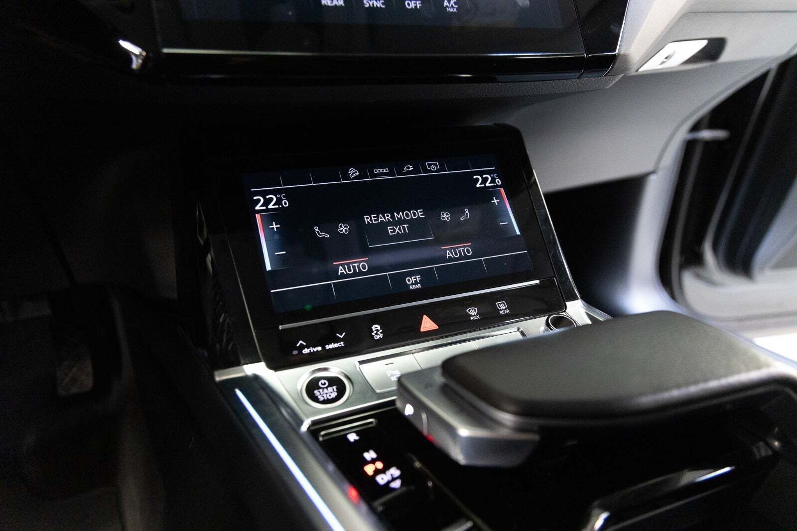 Sort Audi e-tron fra 2023