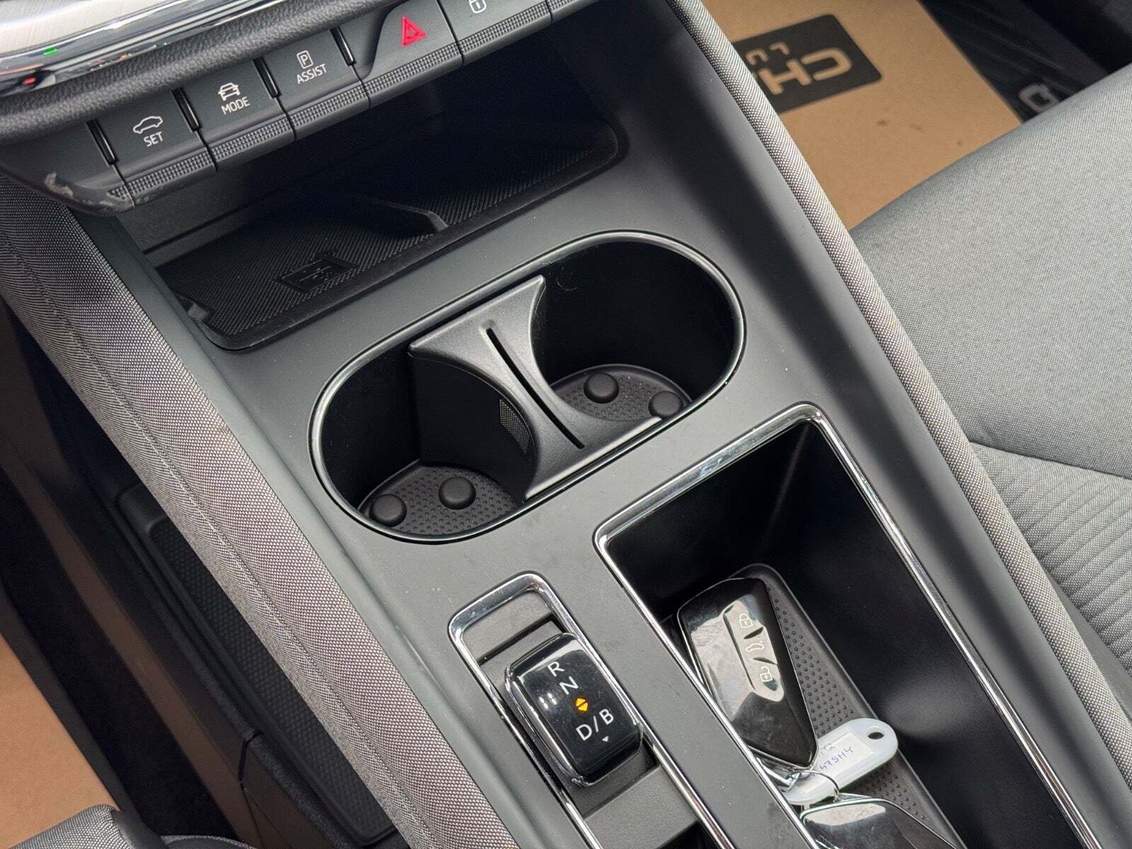 Grå Skoda Enyaq fra 2023