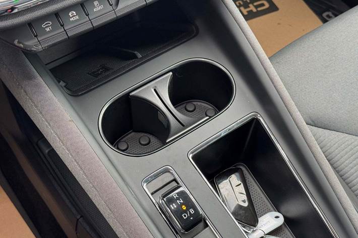 Grå Skoda Enyaq fra 2023