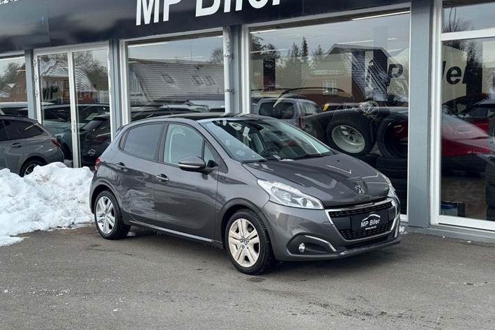 Grå Peugeot 208 fra 2019