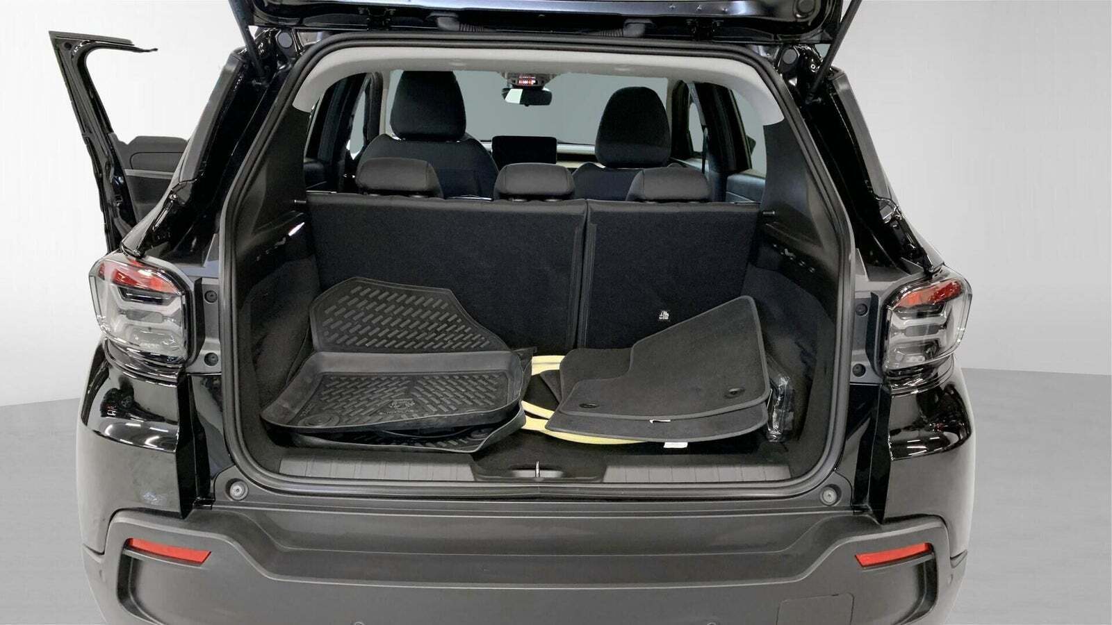 Sort Jeep Avenger fra 2023