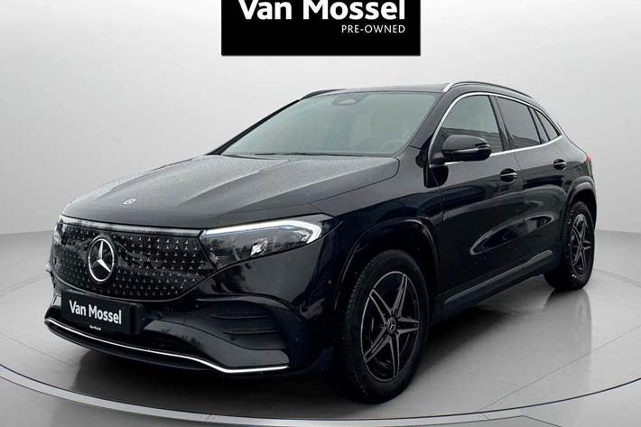 Sort Mercedes EQA350 fra 2024 set udefra