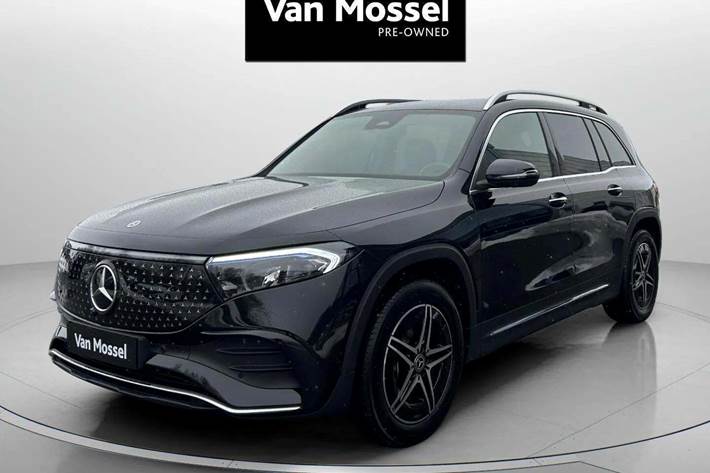 Sort Mercedes EQB250+ fra 2025 set udefra
