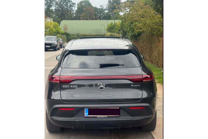 Sort Mercedes EQC400 fra 2020