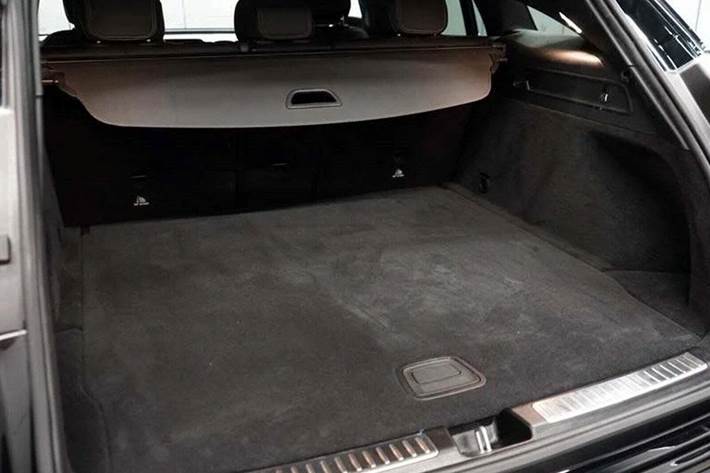 Sort Mercedes EQC400 fra 2020