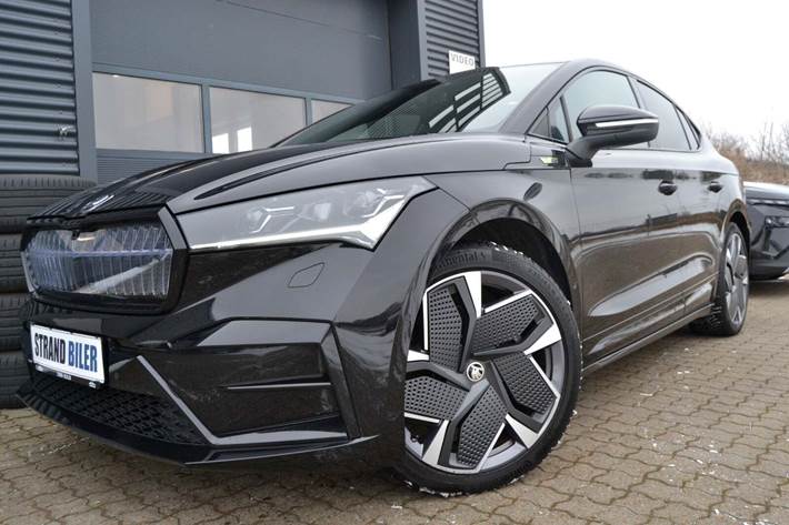 Sort Skoda Enyaq fra 2023