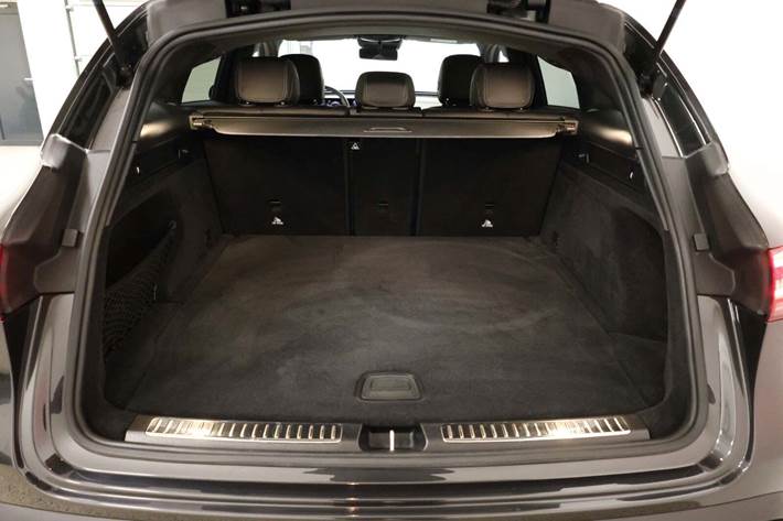 Grå Mercedes EQC400 fra 2022