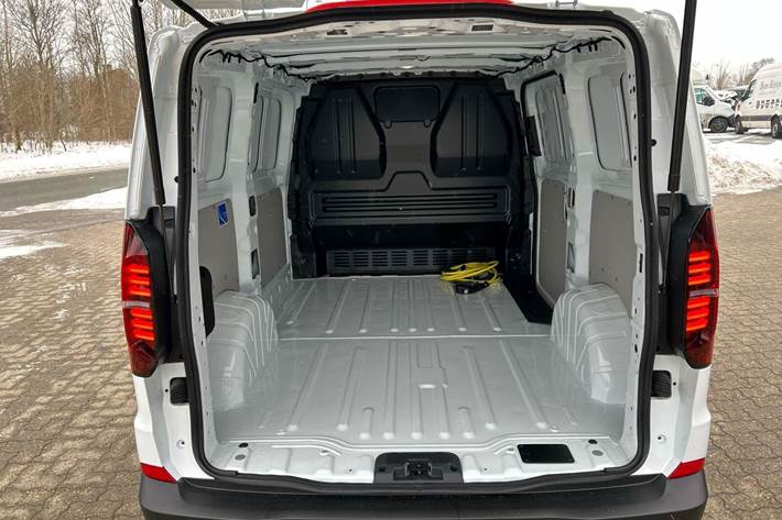Hvid VW e-Transporter fra 2025