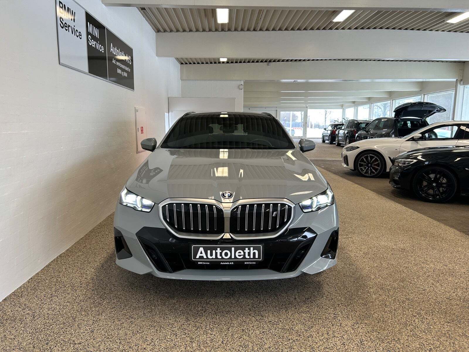 BMW i5 eDrive40 Touring Fully Charged M-Sport