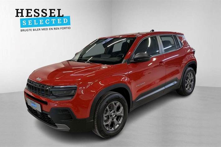 Rød Jeep Avenger fra 2023 set udefra