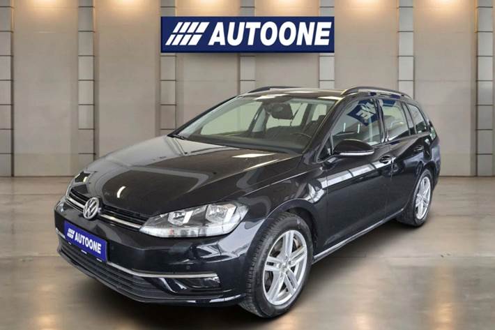 Sort VW Golf VII fra 2018 set udefra