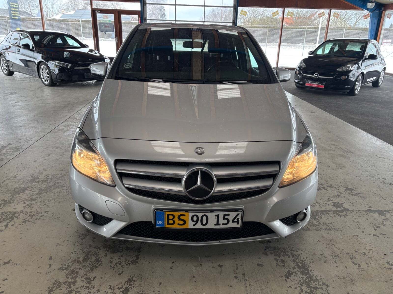 Sølv Mercedes B200 fra 2013