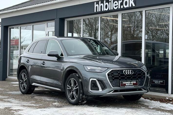 Grå Audi Q5 fra 2021 set udefra