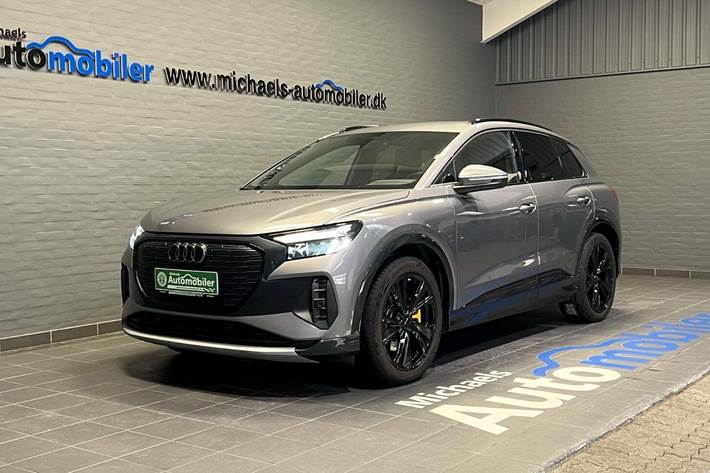 Grå Audi Q4 e-tron fra 2024 set udefra