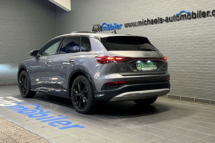 Grå Audi Q4 e-tron fra 2024