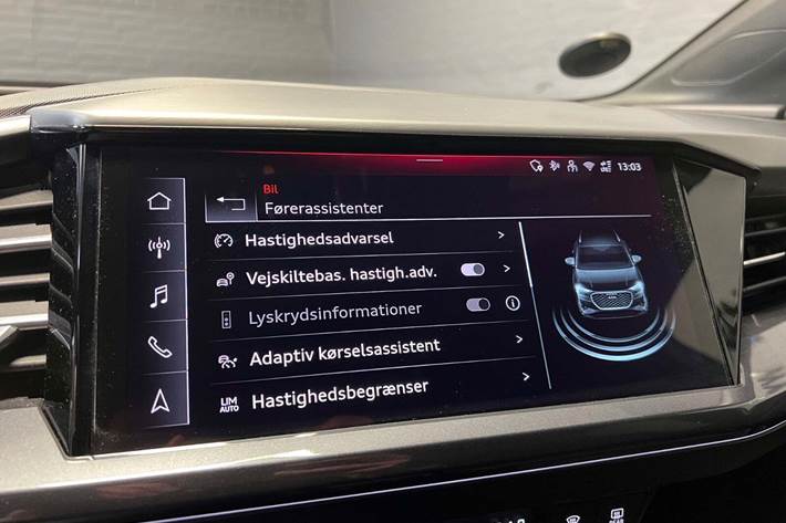 Grå Audi Q4 e-tron fra 2024