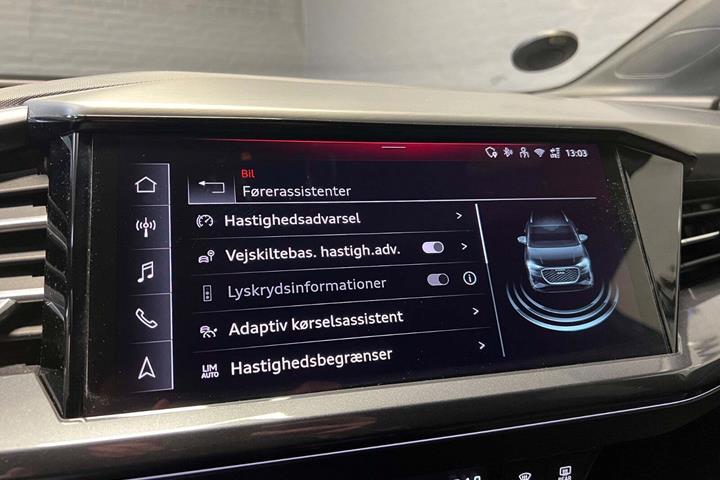 Grå Audi Q4 e-tron fra 2024