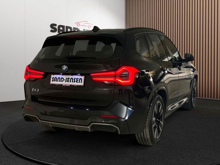 BMW iX3 Charged M-Sport