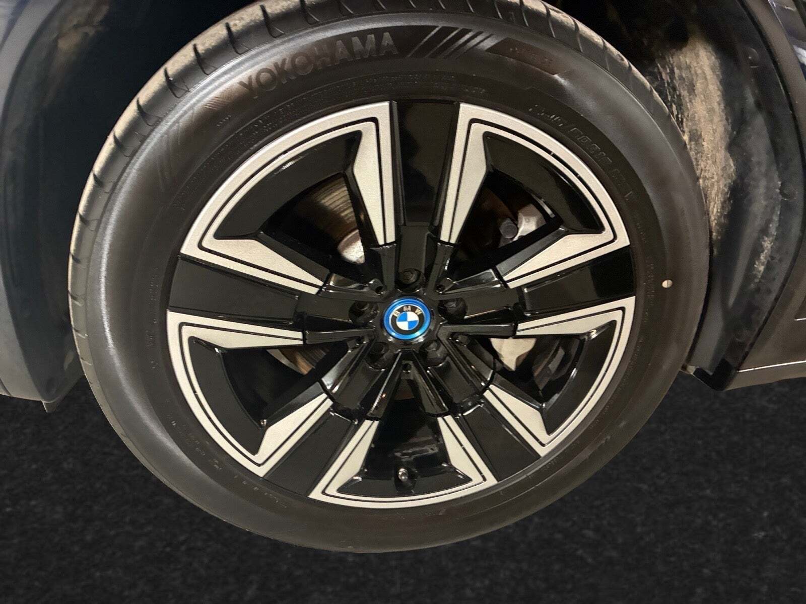 Sort BMW iX3 fra 2024