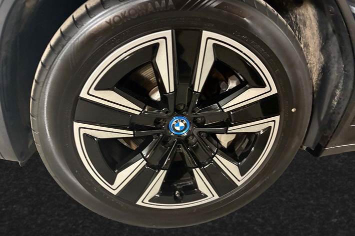 Sort BMW iX3 fra 2024