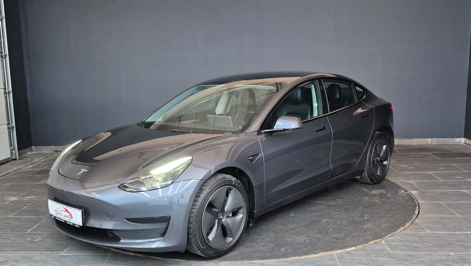 Tesla Model 3 Standard Range+ RWD