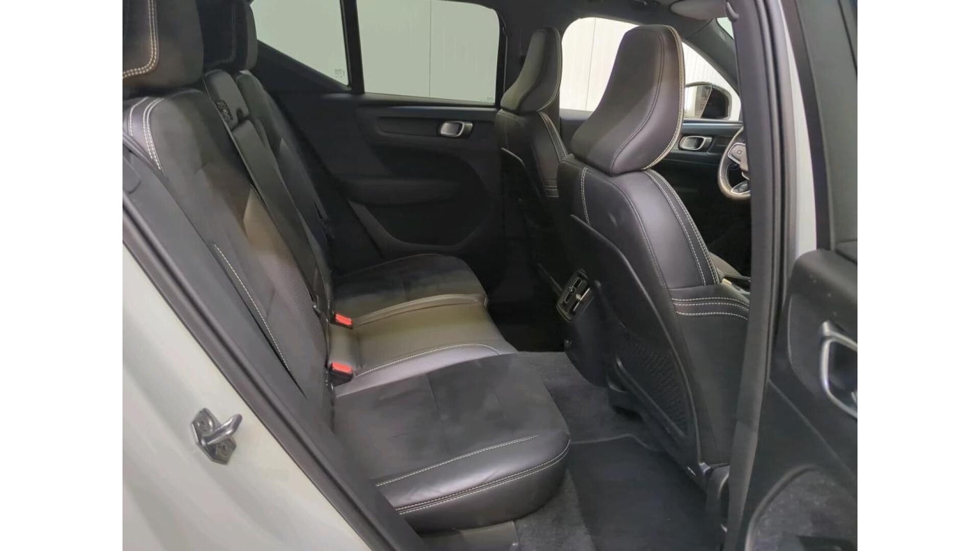 Hvid Volvo XC40 fra 2020