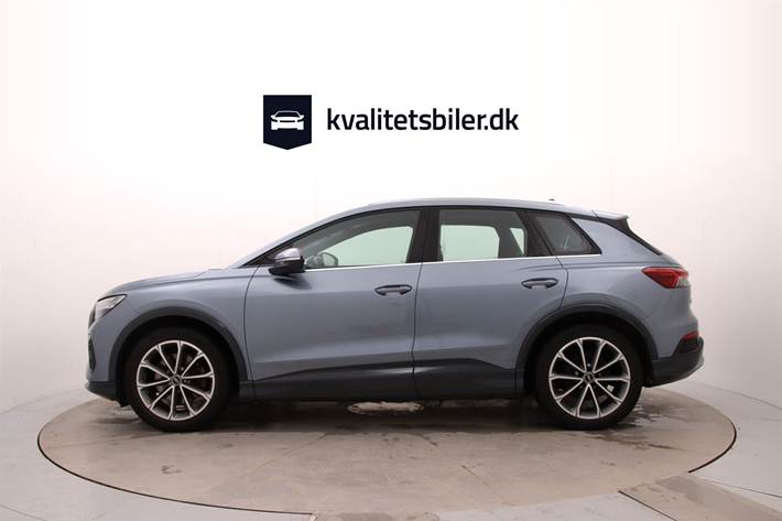 Blå Audi Q4 fra 2021