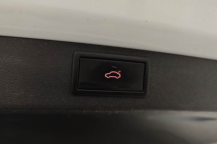 Hvid Skoda Enyaq fra 2022