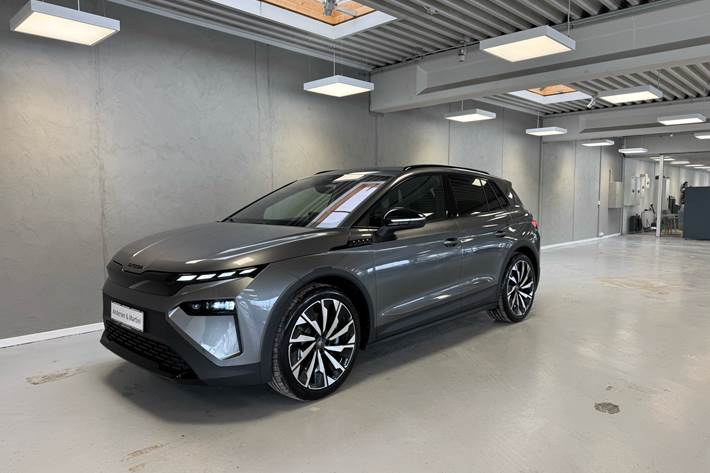 Grå Skoda Elroq fra 2026 set udefra