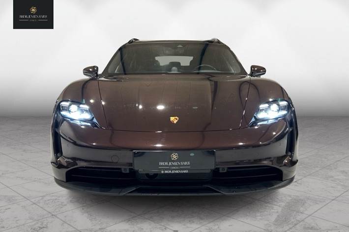 Brun Porsche Taycan fra 2022