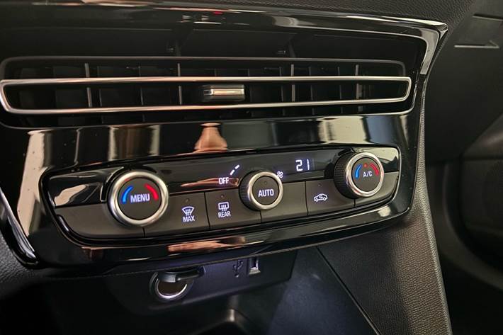 Hvid Opel Mokka-e fra 2024