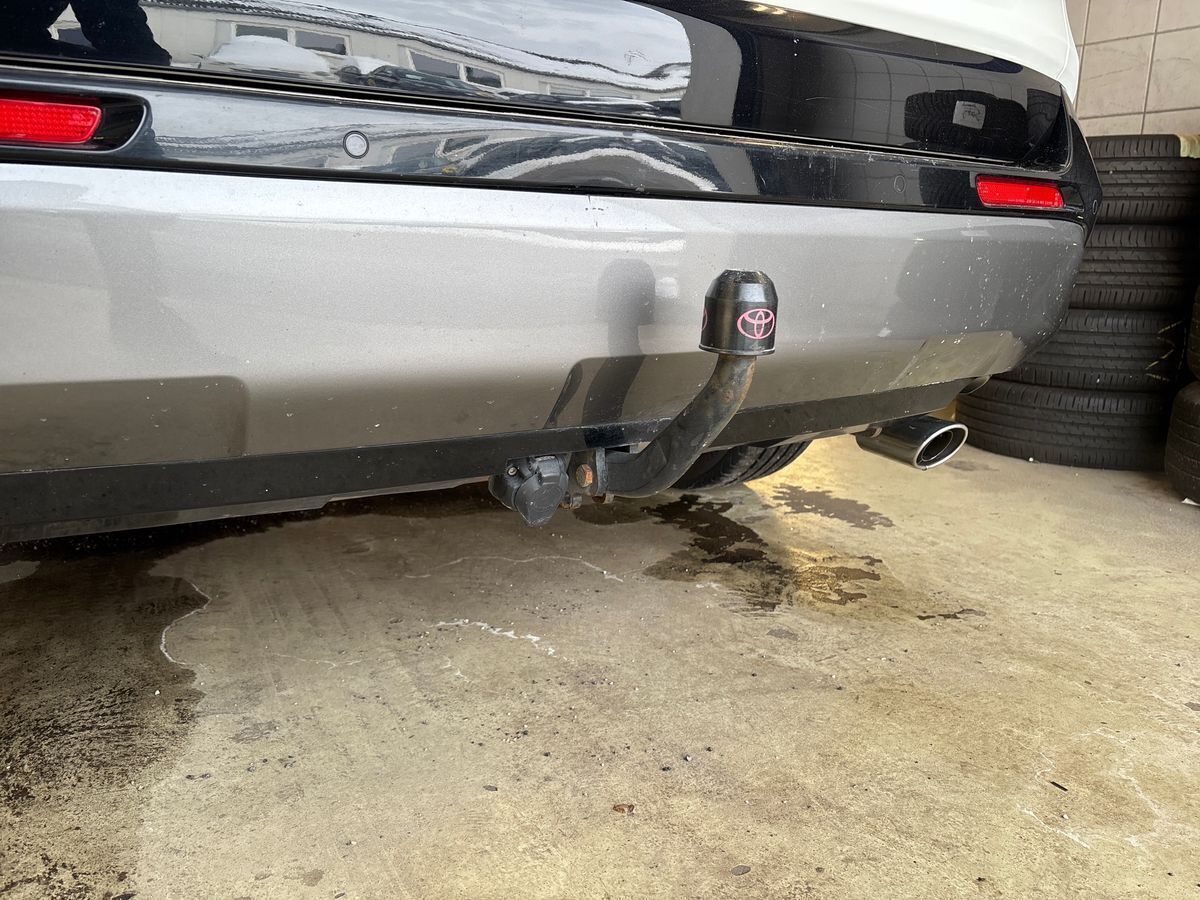 Hvid Toyota RAV4 fra 2019