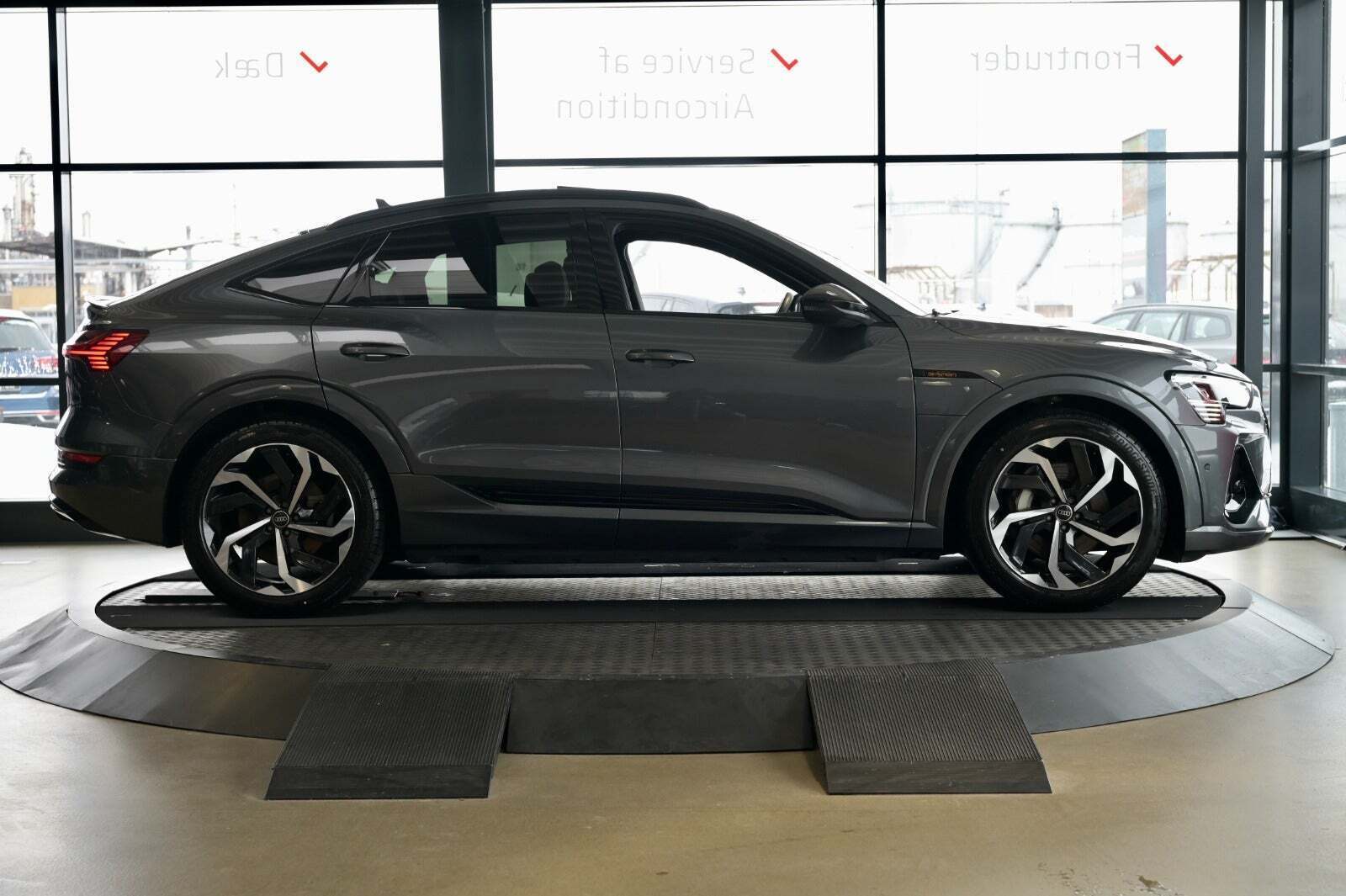 Audi e-tron 55 S-line Sportback quattro