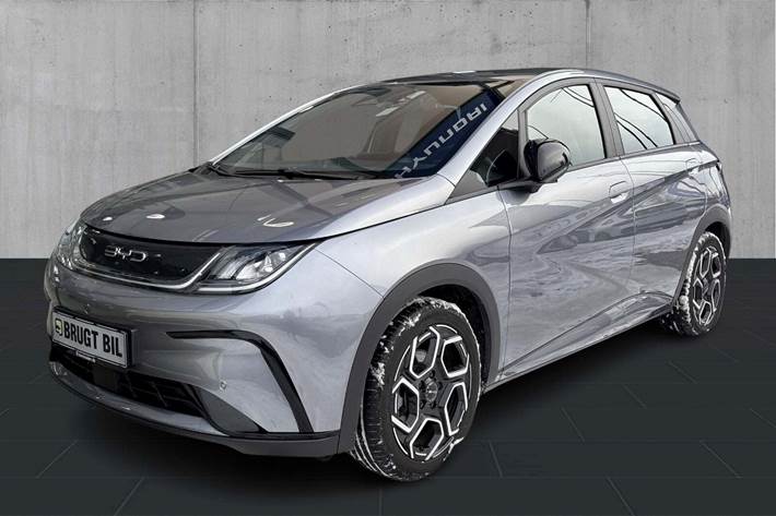 Sort BYD Dolphin fra 2023 set udefra