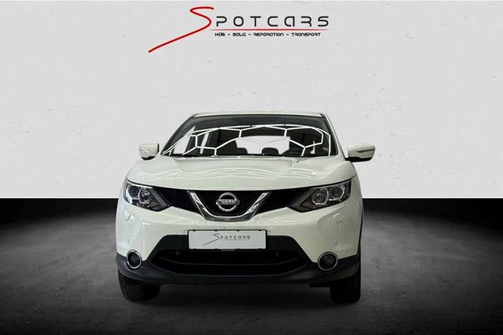 Hvid Nissan Qashqai fra 2014