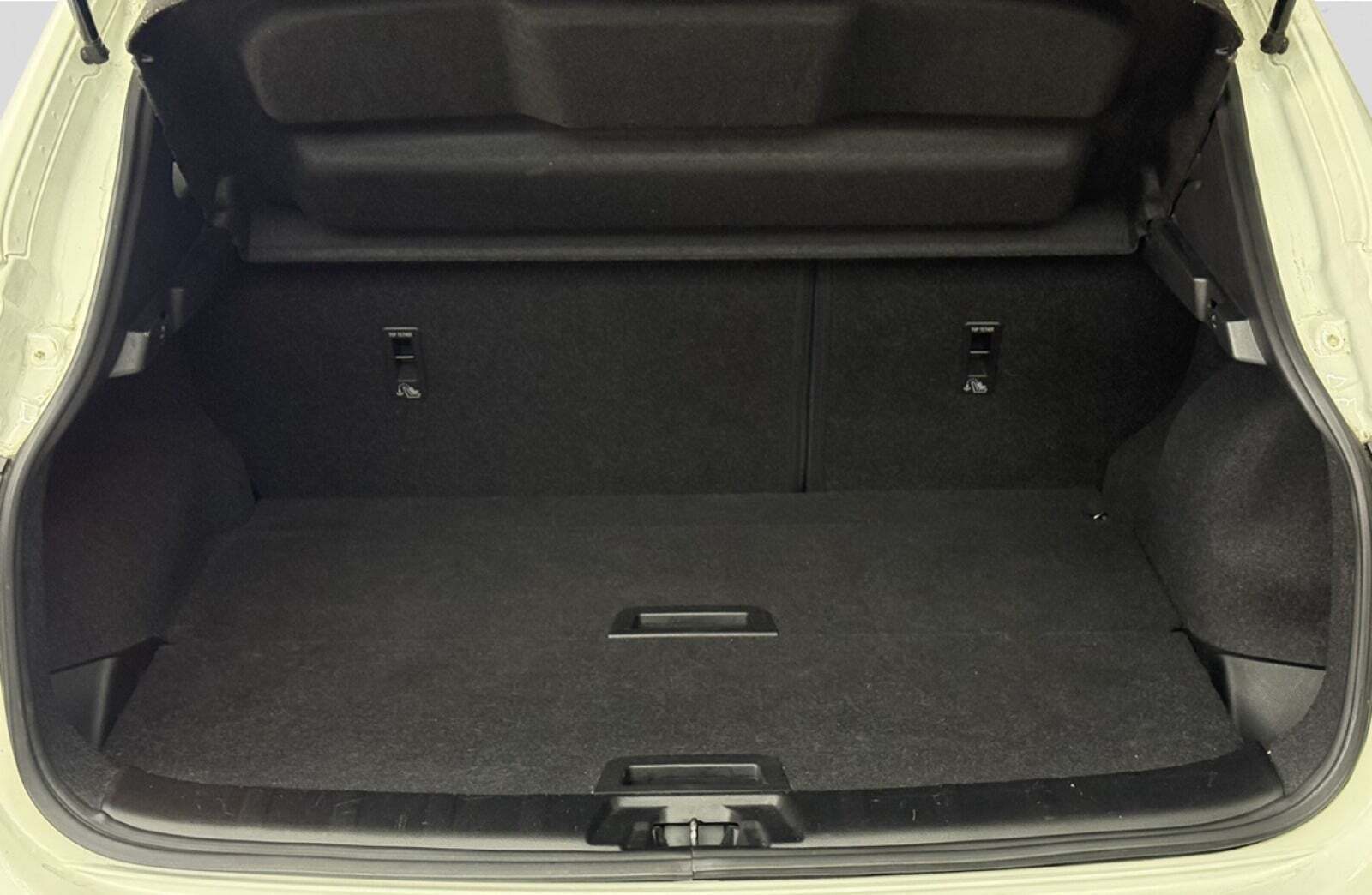 Hvid Nissan Qashqai fra 2014