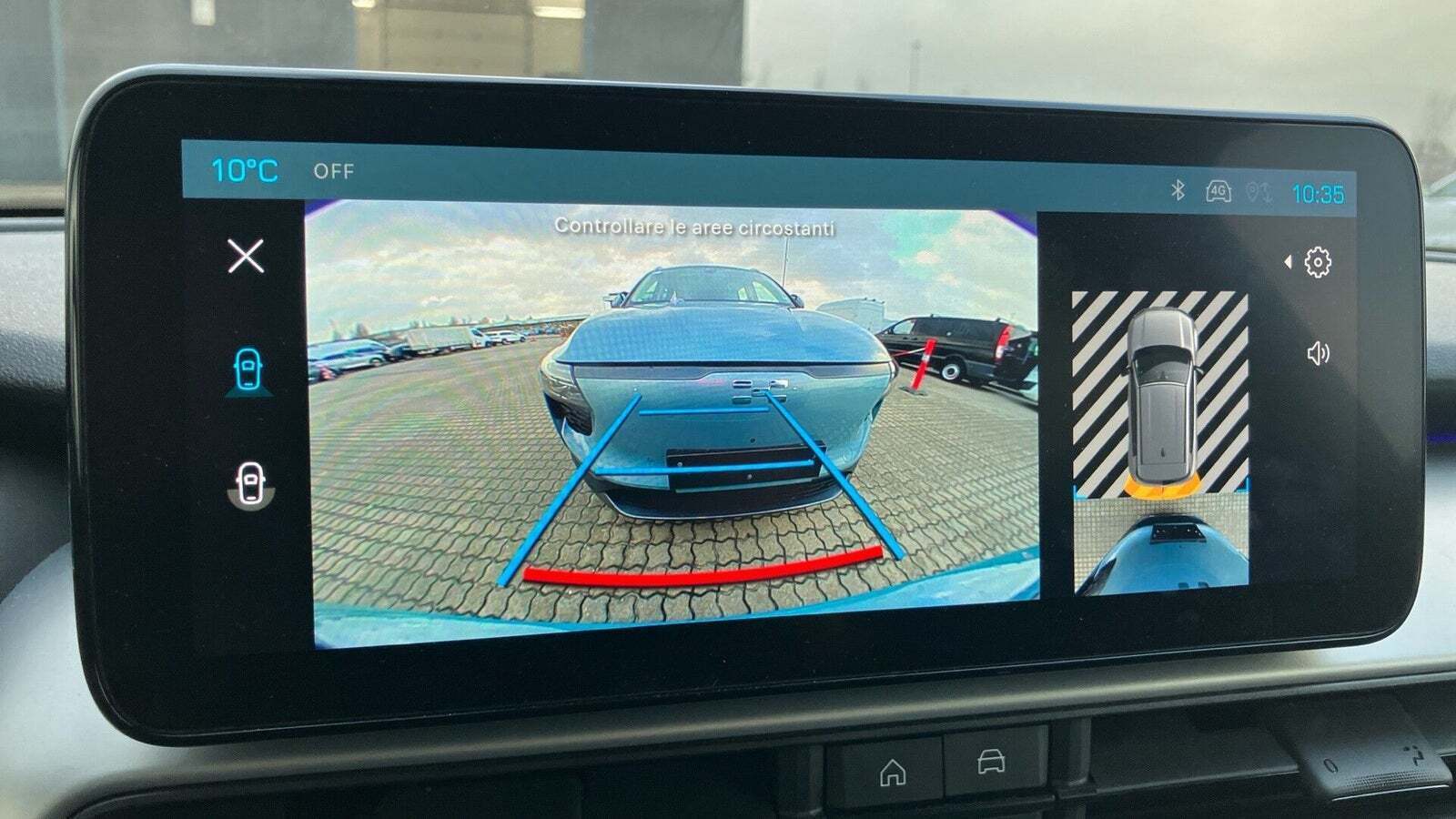 Blå Jeep Avenger fra 2024