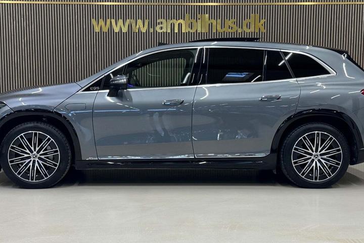Grå Mercedes EQS450 SUV fra 2023