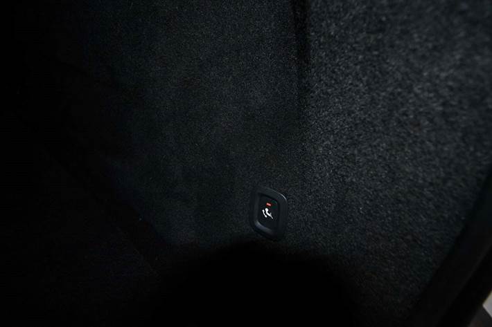 Grå Volvo XC60 fra 2022