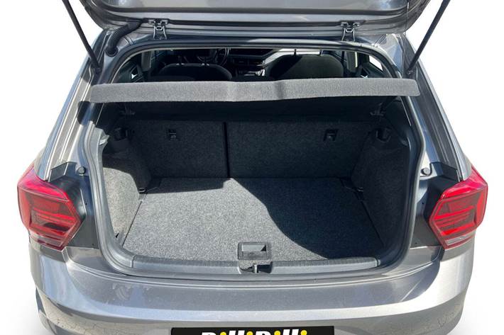 Grå VW Polo fra 2019