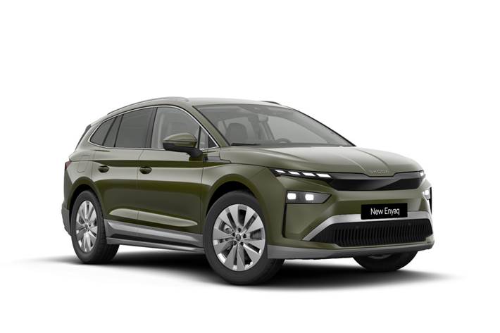 Grøn Skoda Enyaq fra 2026 set udefra